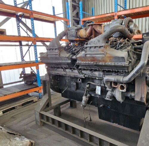 Komatsu WA1200-6 Engine