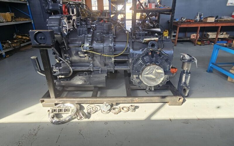 Komatsu D375A-6 Powertrain Transmission